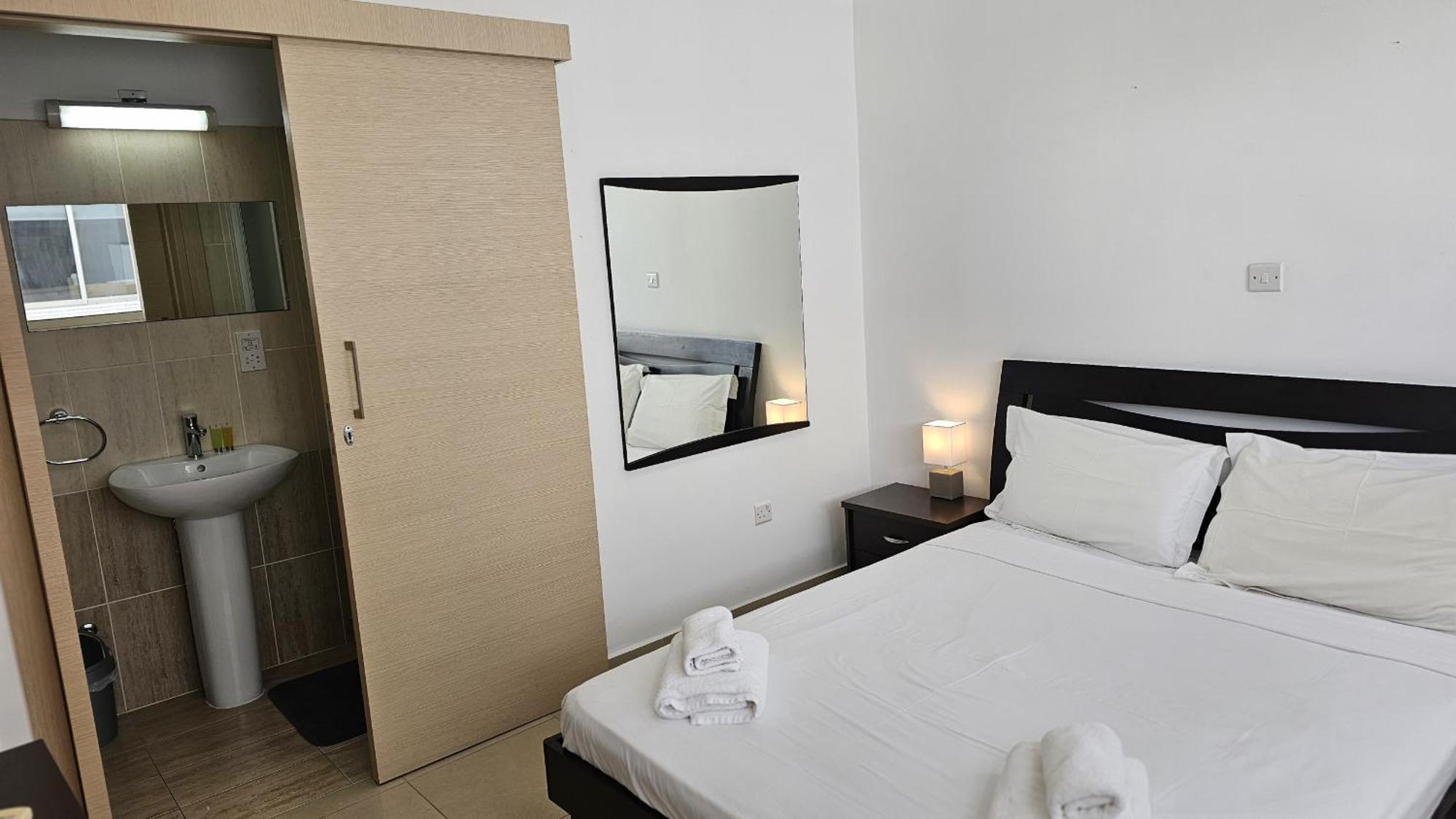 Apartament White Petals *