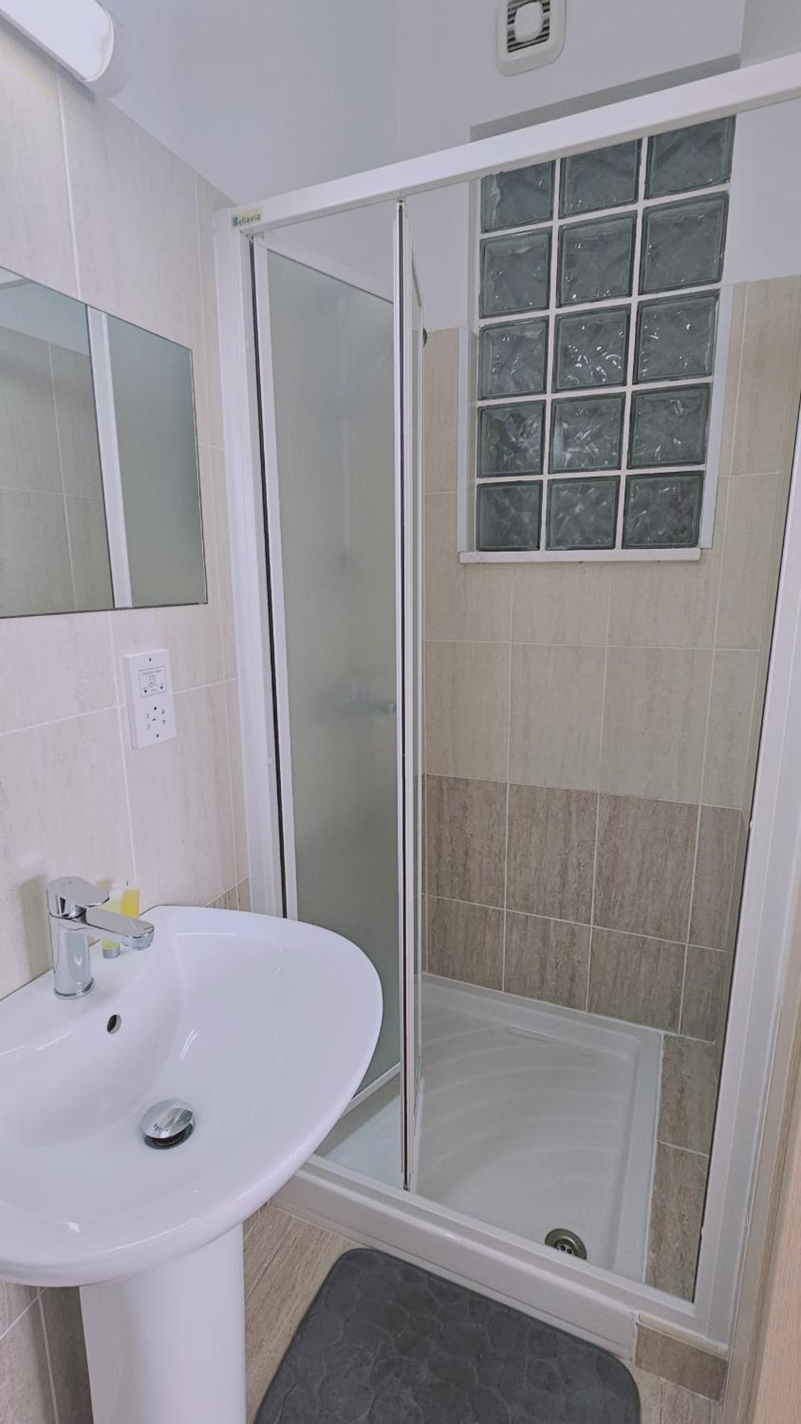 Apartament White Petals *